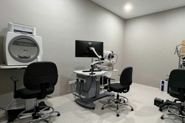 OasisEye Specialists Setia Indah Johor Bahru Treatment Room 2
