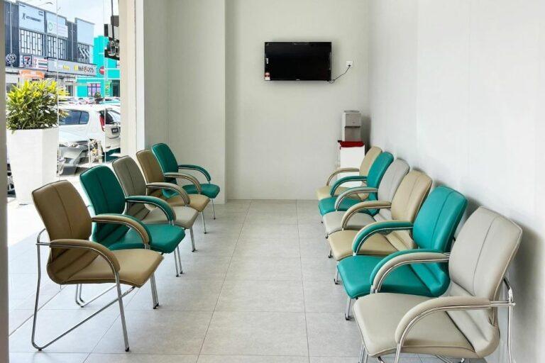 OasisEye Specialists Muar Waiting Area
