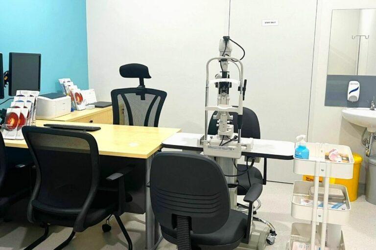 OasisEye Specialists Muar Doctor Room
