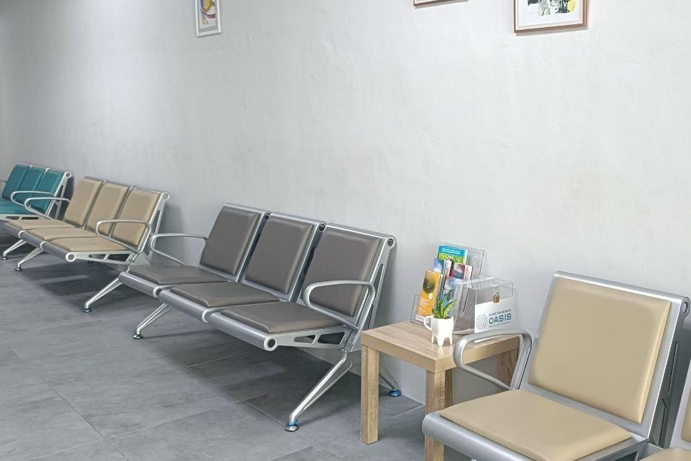 OasisEye Specialists Lukut Waiting Area