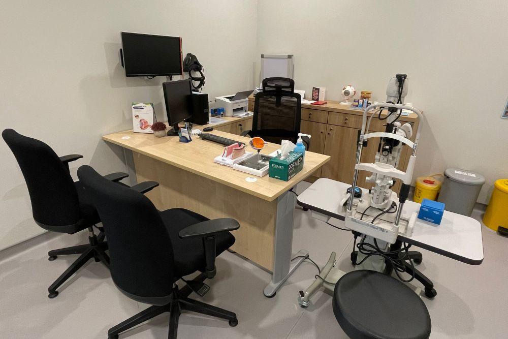 OasisEye Specialists Shah Alam Consultation Room