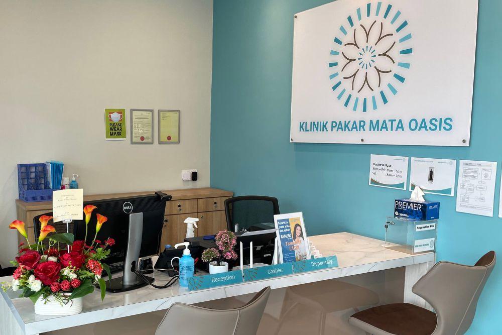 OasisEye Specialists Shah Alam Registration Counter