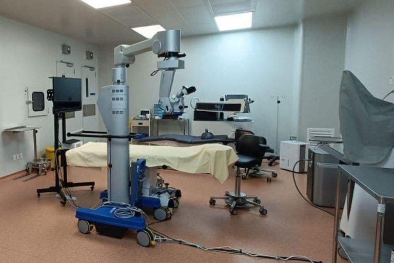 OasisEye Specialists Kuching OT Room.